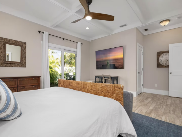 Four Bedroom Vacation Home in Holmes Beach Close to Beach